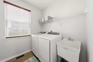 305 Chick Evans St, Bolingbrook, IL 60490 - Photo 31