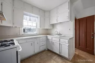 14 N Highland Ave, Aurora, IL 60506 - Photo 11