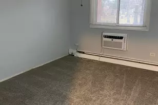 8541 Lotus Ave, Skokie, IL 60077 - Photo 5