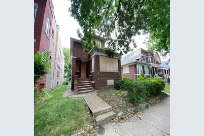 7521 S Ridgeland Avenue, Chicago, IL 60649 - Photo 1