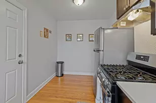 6443 N Hamilton Ave, Chicago, IL 60645 - Photo 3