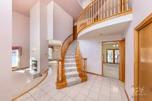 6576 Davane Ln, Downers Grove, IL 60516 - Photo 3