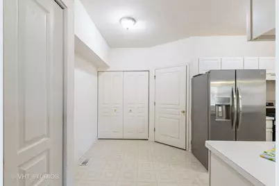 4 Arboretum Drive, Lombard, IL 60148 - Photo 7