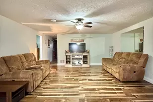 811 E Maple St, Chatsworth, IL 60921 - Photo 9