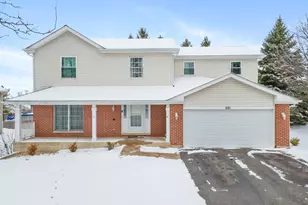 681 Majestic Dr, Algonquin, IL 60102 - Photo 1