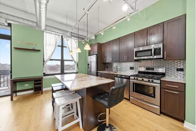 833 W 15th Place #711, Chicago, IL 60608 - Photo 3