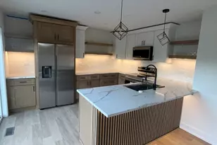 3732 Capri Ct, Glenview, IL 60025 - Photo 3