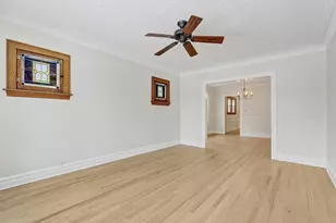 1561 E Walnut Ave, Des Plaines, IL 60016 - Photo 11