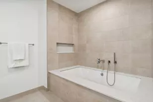 211 N Harbor Dr, Chicago, IL 60601 - Photo 25