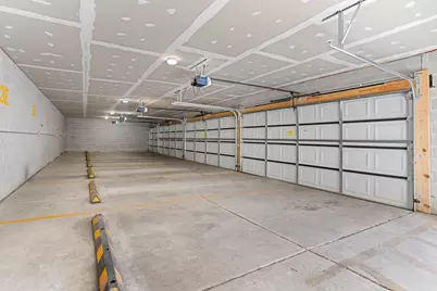 3653 W Barry Avenue #4E, Chicago, IL 60618 - Photo 15