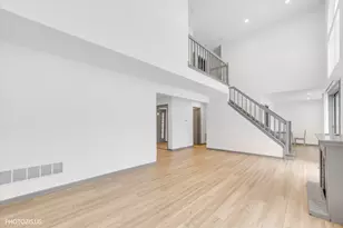 526 Ascot Ln, Streamwood, IL 60107 - Photo 9