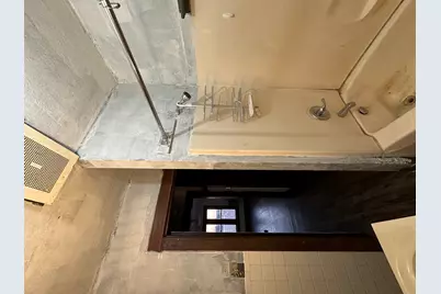 2750 N Henderson Road, Freeport, IL 61032 - Photo 9