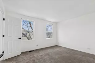 780 Symphony Dr, Aurora, IL 60504 - Photo 15