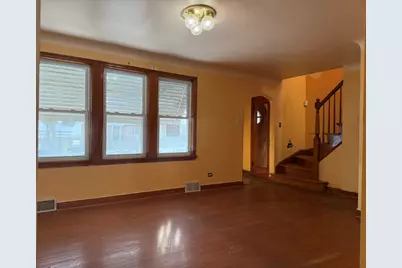 9134 S Paxton Avenue, Chicago, IL 60617 - Photo 3