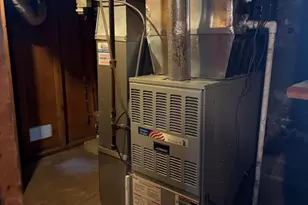 9134 S Paxton Ave, Chicago, IL 60617 - Photo 17