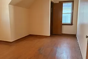 9134 S Paxton Ave, Chicago, IL 60617 - Photo 9