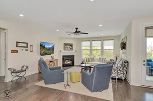 318 Arabian Cir, Willowbrook, IL 60527 - Photo 5