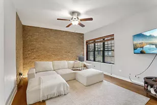 7023 5 N Sheridan Rd, Chicago, IL 60626 - Photo 3