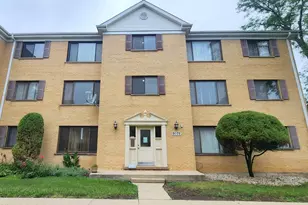 9375 Hamilton Ct, Des Plaines, IL 60016 - Photo 1