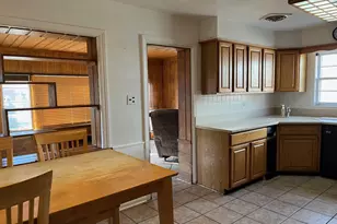 6826 N Kostner Ave, Lincolnwood, IL 60712 - Photo 3