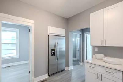 7836 S Saint Lawrence Avenue, Chicago, IL 60619 - Photo 11