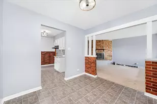 12356 S Carpenter St, Calumet Park, IL 60827 - Photo 9