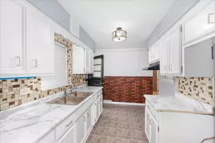 12356 S Carpenter St, Calumet Park, IL 60827 - Photo 11