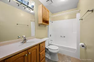 2315 Buttercup Ln, Crest Hill, IL 60403 - Photo 15