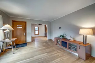 28W544 Forest View Ave, Warrenville, IL 60555 - Photo 5