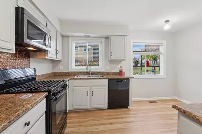 724 Maplewood Court #34-B, Willowbrook, IL 60527 - Photo 7