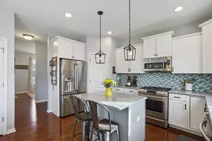 882 N Carly Cir, Yorkville, IL 60560 - Photo 7