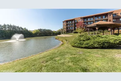 101 Old Oak Drive #305, Buffalo Grove, IL 60089 - Photo 5