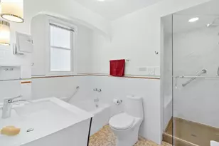 7425 N California Ave, Chicago, IL 60645 - Photo 23