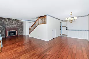 907 Curtiss St, Downers Grove, IL 60515 - Photo 3