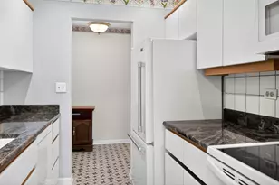 907 Curtiss St, Downers Grove, IL 60515 - Photo 9