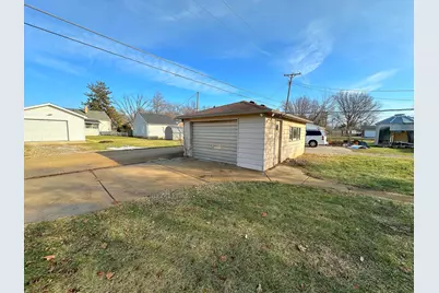 1126 E Main Street, Streator, IL 61364 - Photo 23
