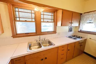 1126 E Main St, Streator, IL 61364 - Photo 11