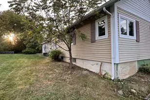 394 South St, Burlington, IL 60109 - Photo 5