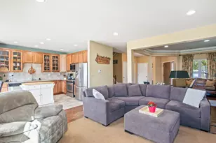 1146 Falcon Ridge Dr, Elgin, IL 60124 - Photo 7