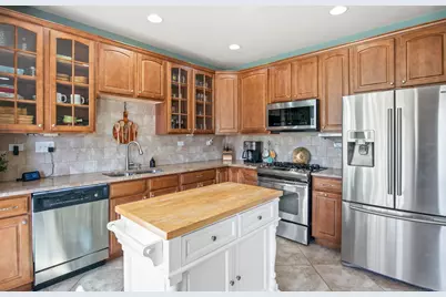 1146 Falcon Ridge Drive, Elgin, IL 60124 - Photo 9