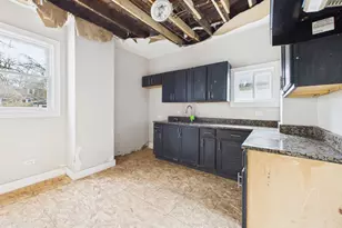 11540 S Yale Ave, Chicago, IL 60628 - Photo 25