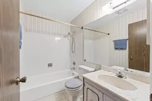 328 Woodbury Ct, Schaumburg, IL 60193 - Photo 11