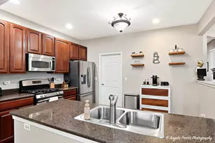 5912 Dublin Ct, McHenry, IL 60050 - Photo 9