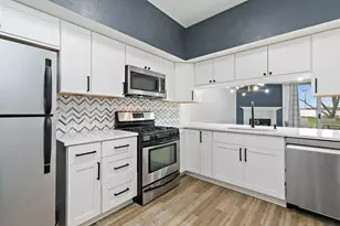 1113 Regency Ct, Schaumburg, IL 60193 - Photo 11