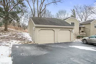 347 Hickory Ln, Lake Barrington, IL 60010 - Photo 23