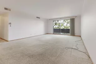 700 Wellington Ave, Elk Grove Village, IL 60007 - Photo 3