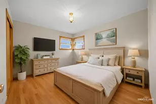 7657 W Gunnison St, Norridge, IL 60706 - Photo 7