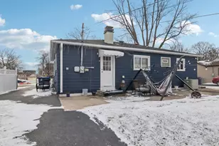 2124 Halsey Dr, Des Plaines, IL 60018 - Photo 27