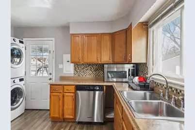 2124 Halsey Drive, Des Plaines, IL 60018 - Photo 13