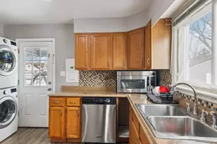 2124 Halsey Dr, Des Plaines, IL 60018 - Photo 13